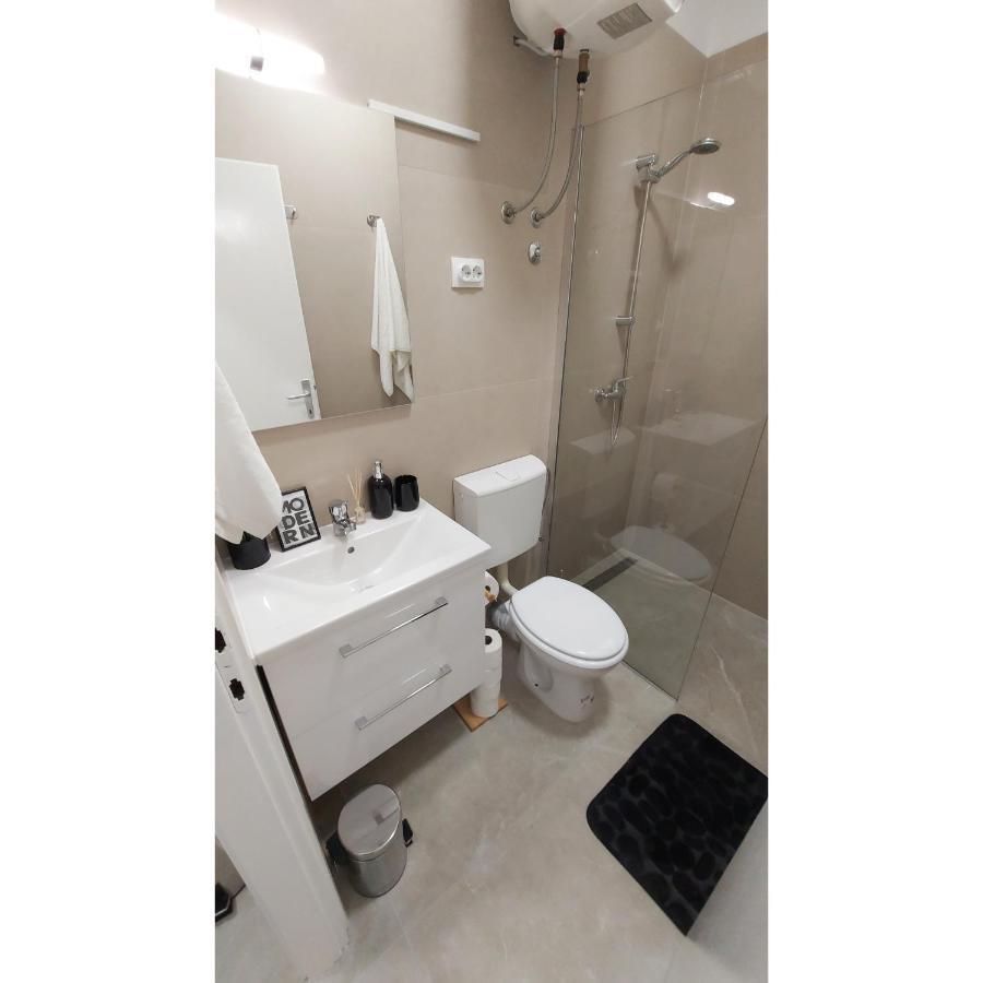 Studio Apartment Lee Split Dış mekan fotoğraf
