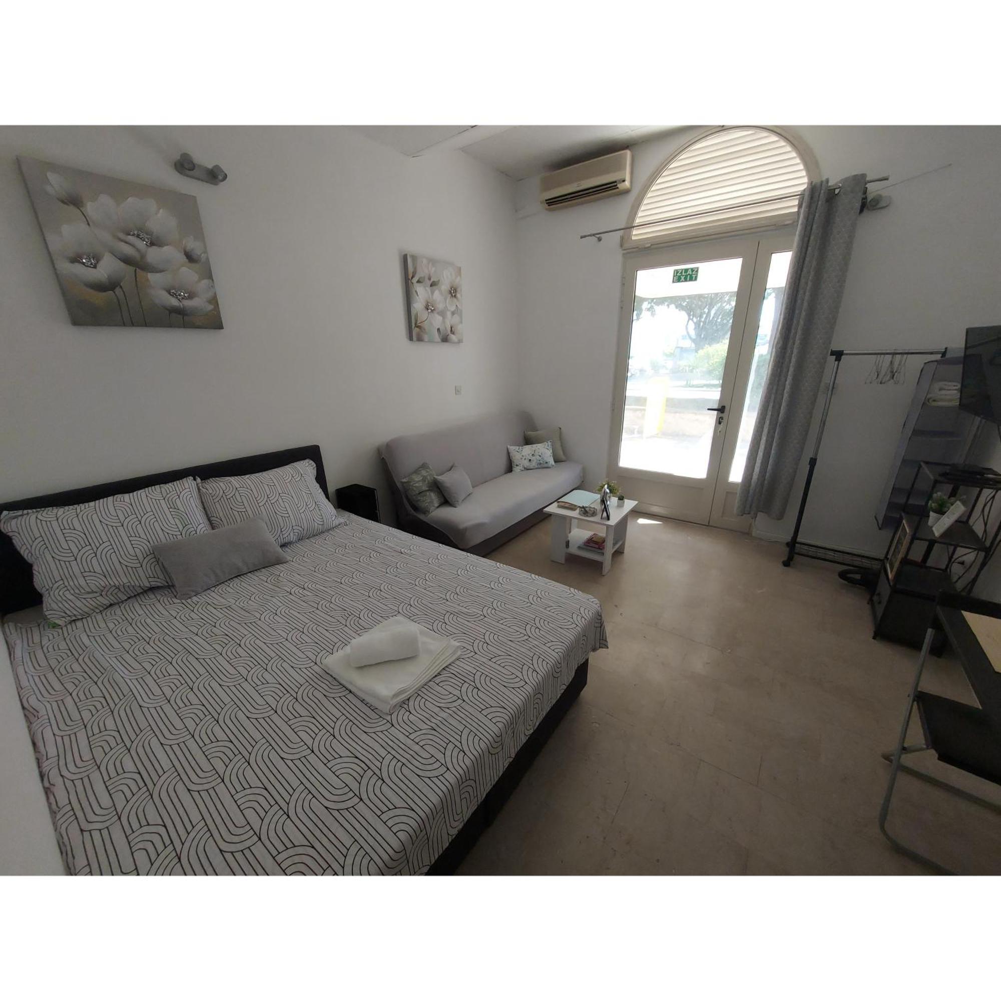 Studio Apartment Lee Split Dış mekan fotoğraf