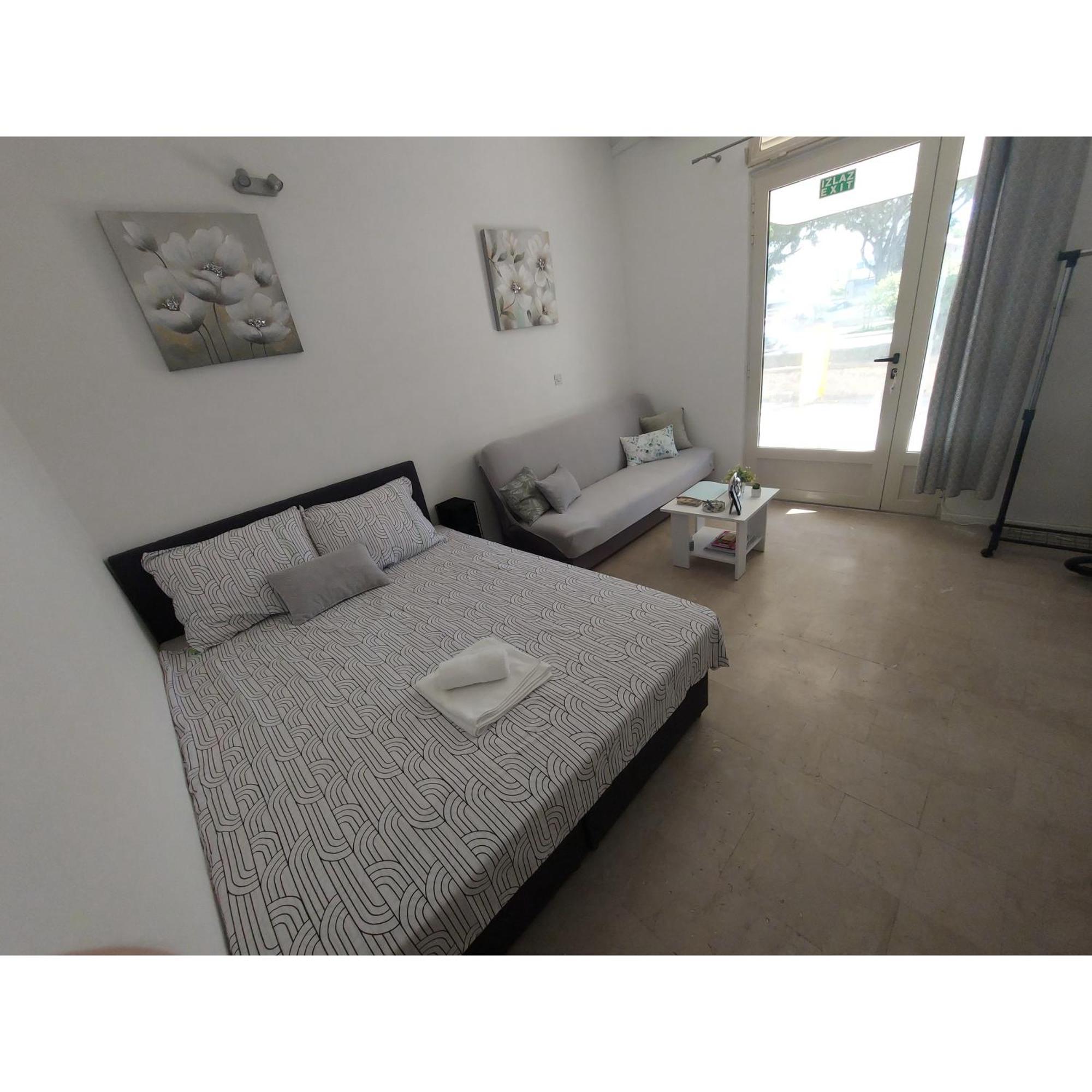 Studio Apartment Lee Split Dış mekan fotoğraf