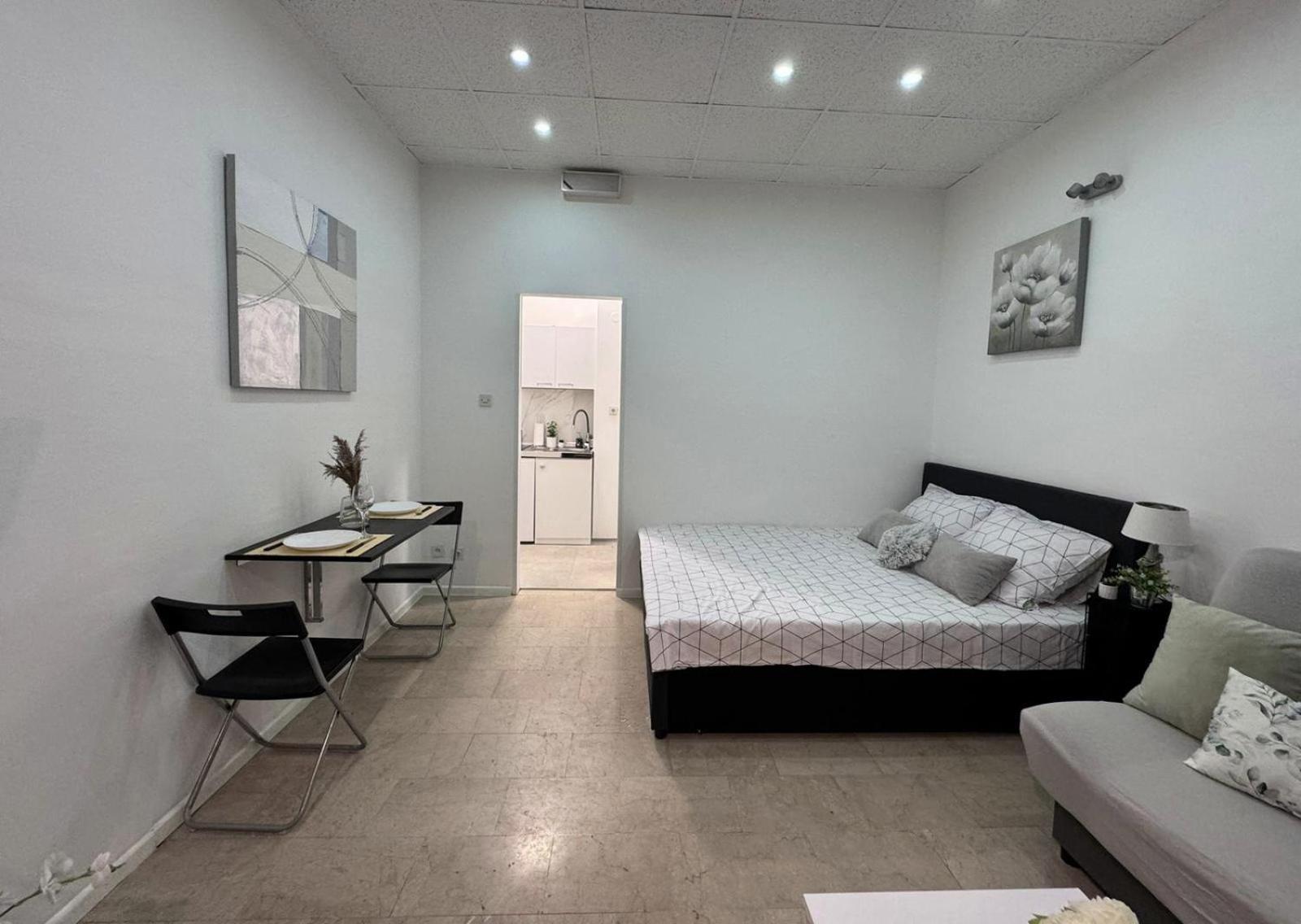 Studio Apartment Lee Split Dış mekan fotoğraf